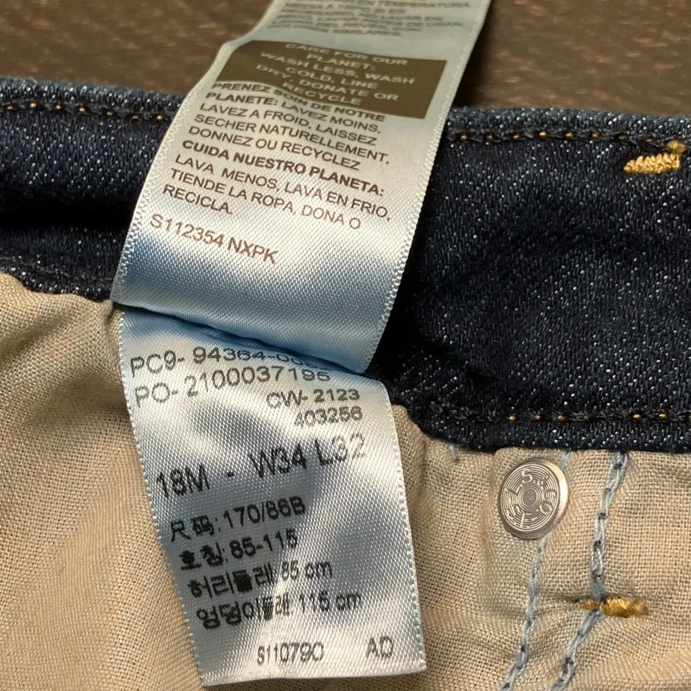 Signature by Levi Strauss Mid Rise Woman's Size 30 Bootcut Dark Wash Jeans